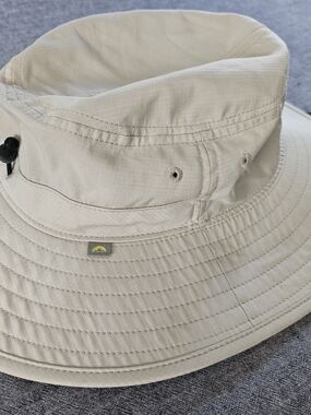 Lightweight Women's Beige Sun Bucket Hat